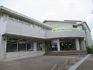 会場の三郷市高洲地区文化センター